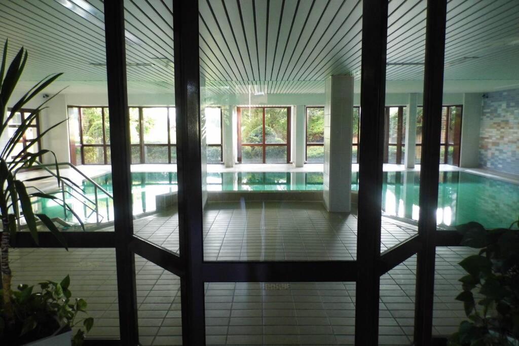 Traveloge Mit Schwimmbad Und Sauna Lübeck Exteriör bild