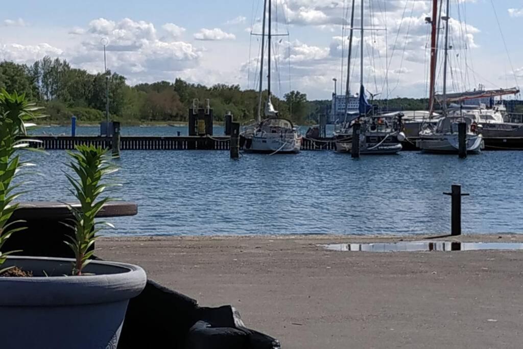 Traveloge Mit Schwimmbad Und Sauna Lübeck Exteriör bild