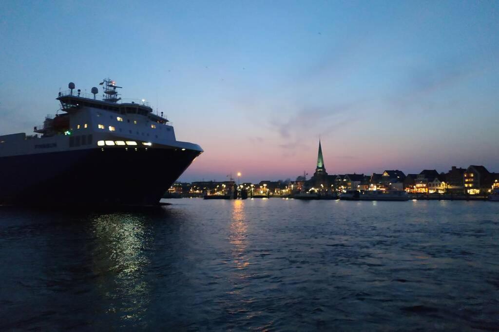 Traveloge Mit Schwimmbad Und Sauna Lübeck Exteriör bild